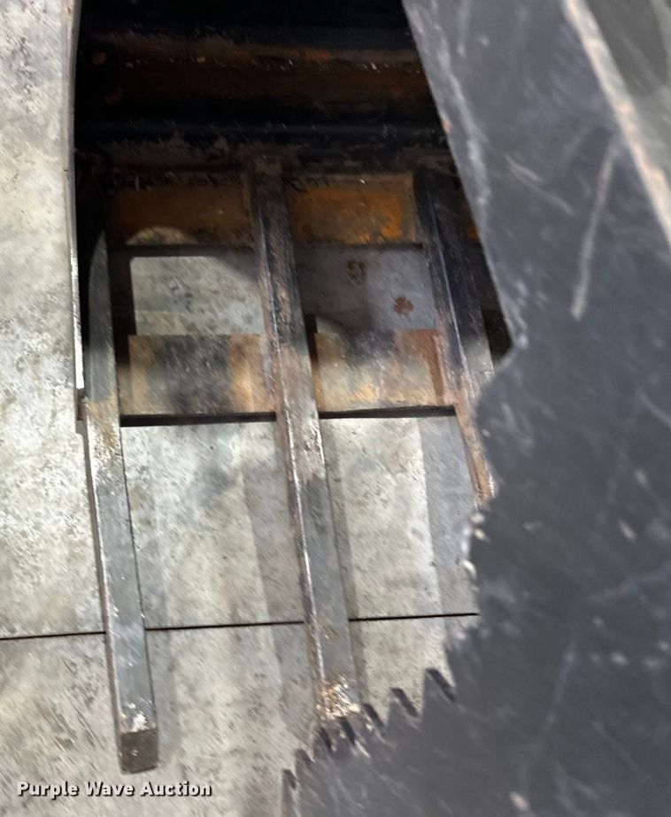 image for item DW4488 Skid steer grapple bucket