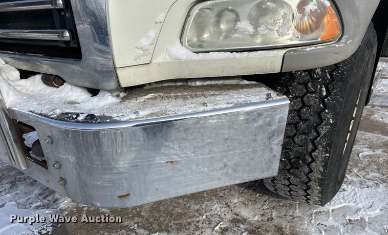 image for item DW4498 2013 Mack GU813 hook lift truck