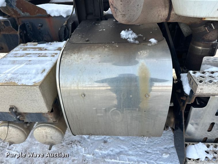 image for item DW4498 2013 Mack GU813 hook lift truck