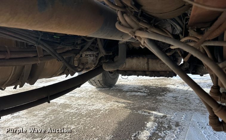 image for item DW4498 2013 Mack GU813 hook lift truck