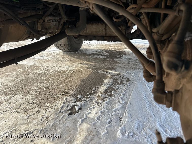 image for item DW4498 2013 Mack GU813 hook lift truck