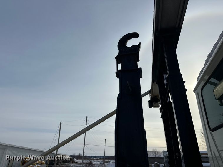 image for item DW4498 2013 Mack GU813 hook lift truck