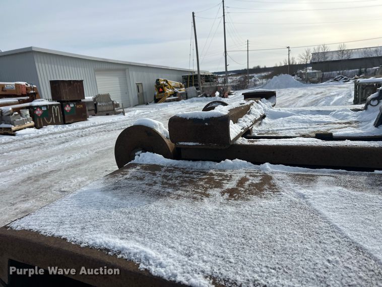 image for item DW4498 2013 Mack GU813 hook lift truck