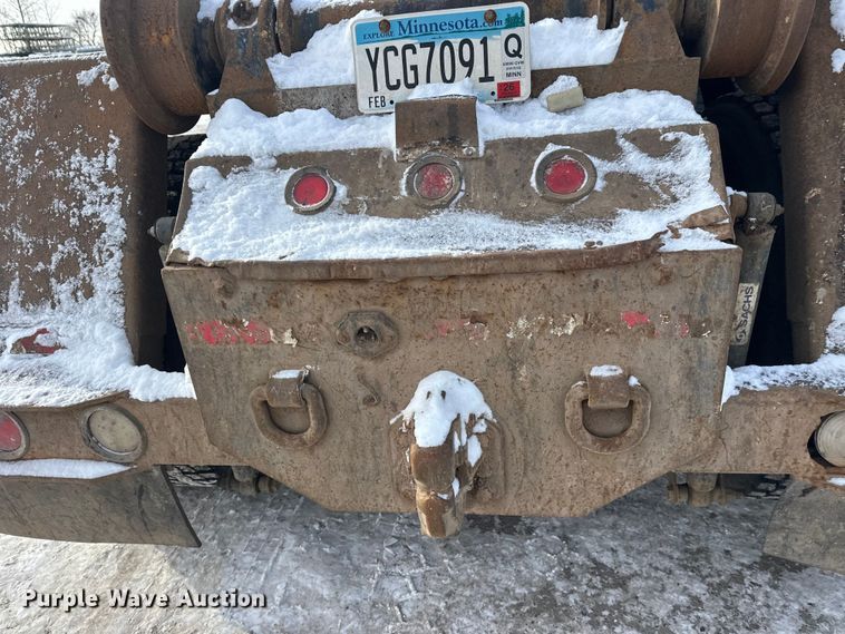 image for item DW4498 2013 Mack GU813 hook lift truck