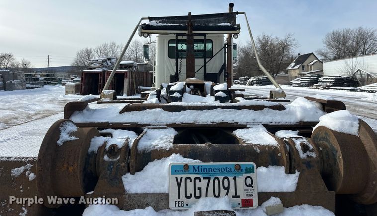 image for item DW4498 2013 Mack GU813 hook lift truck