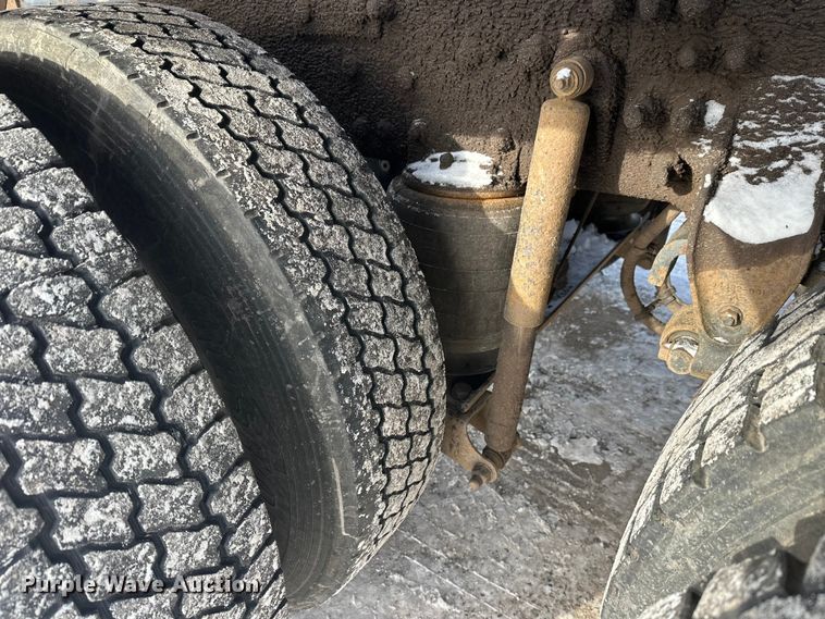 image for item DW4498 2013 Mack GU813 hook lift truck