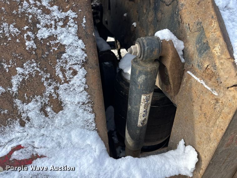 image for item DW4498 2013 Mack GU813 hook lift truck