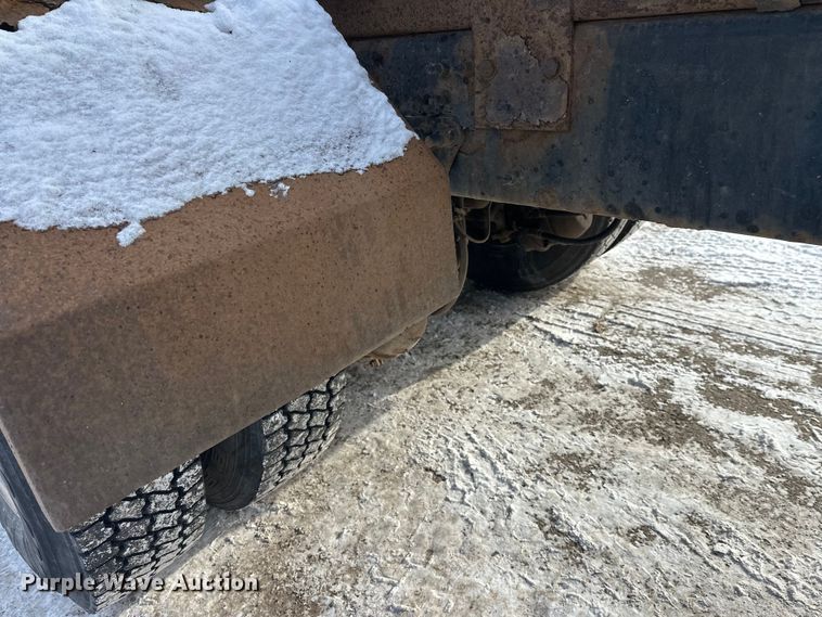 image for item DW4498 2013 Mack GU813 hook lift truck