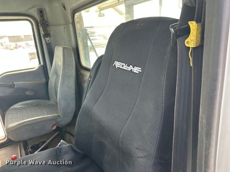 image for item DW4498 2013 Mack GU813 hook lift truck