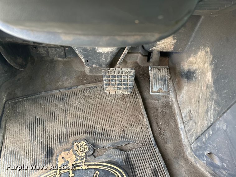 image for item DW4498 2013 Mack GU813 hook lift truck