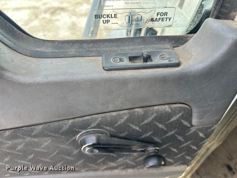 image for item DW4498 2013 Mack GU813 hook lift truck