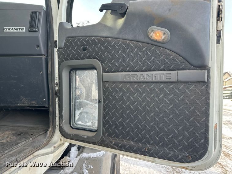 image for item DW4498 2013 Mack GU813 hook lift truck