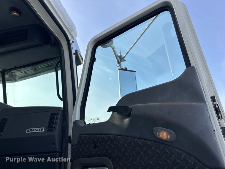 image for item DW4498 2013 Mack GU813 hook lift truck