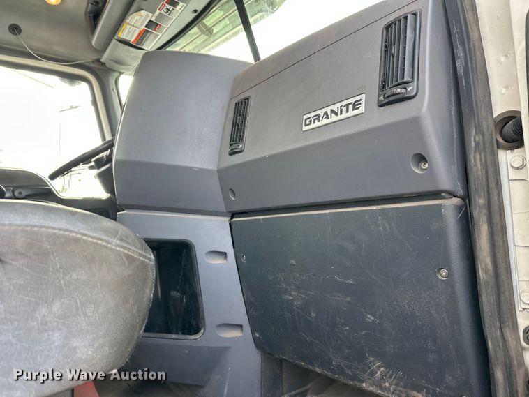 image for item DW4498 2013 Mack GU813 hook lift truck