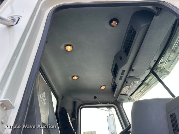 image for item DW4498 2013 Mack GU813 hook lift truck