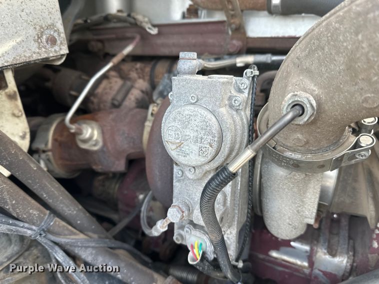 image for item DW4498 2013 Mack GU813 hook lift truck