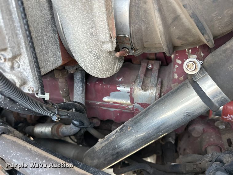 image for item DW4498 2013 Mack GU813 hook lift truck