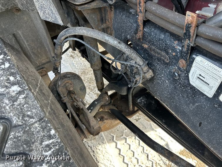 image for item DW4498 2013 Mack GU813 hook lift truck