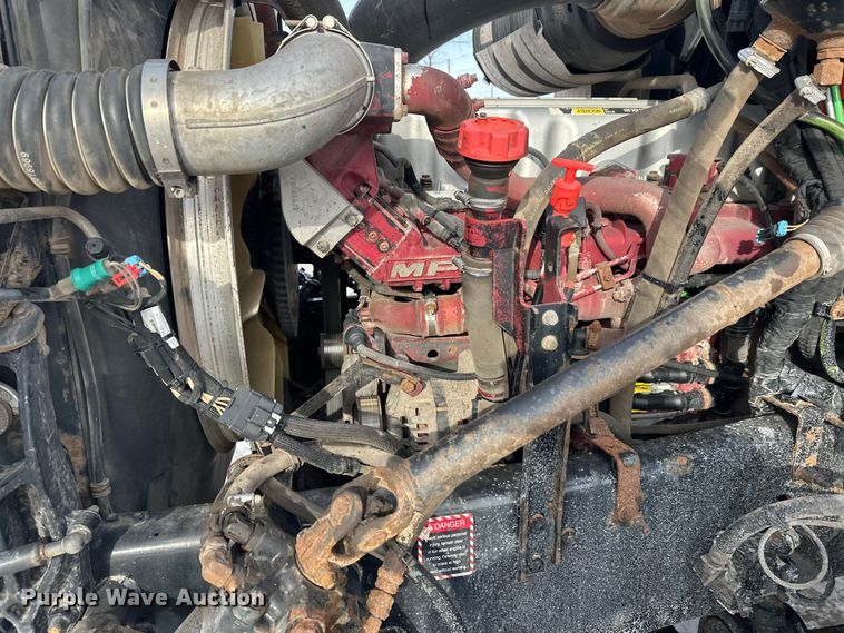 image for item DW4498 2013 Mack GU813 hook lift truck