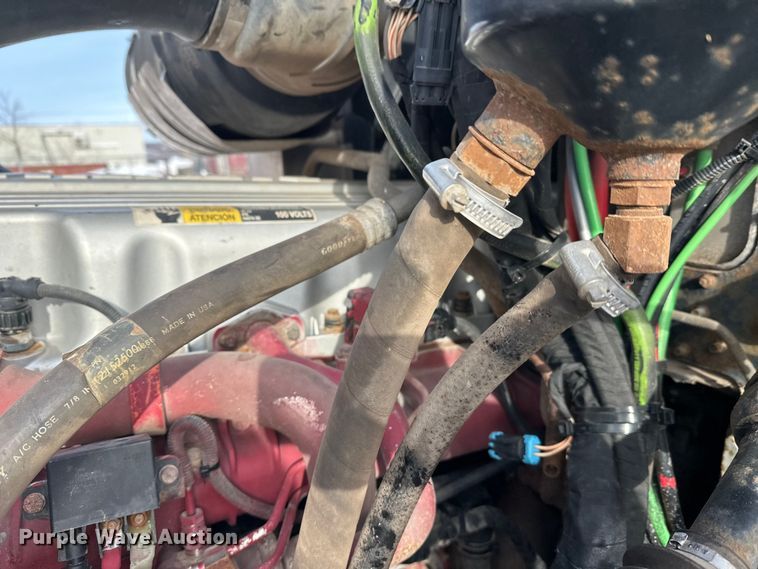 image for item DW4498 2013 Mack GU813 hook lift truck