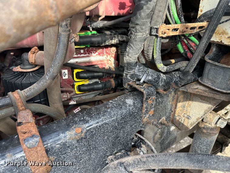 image for item DW4498 2013 Mack GU813 hook lift truck