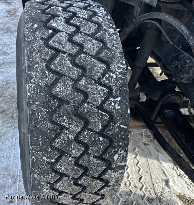 image for item DW4498 2013 Mack GU813 hook lift truck