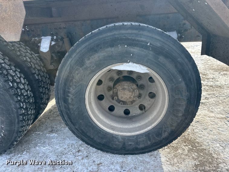 image for item DW4498 2013 Mack GU813 hook lift truck