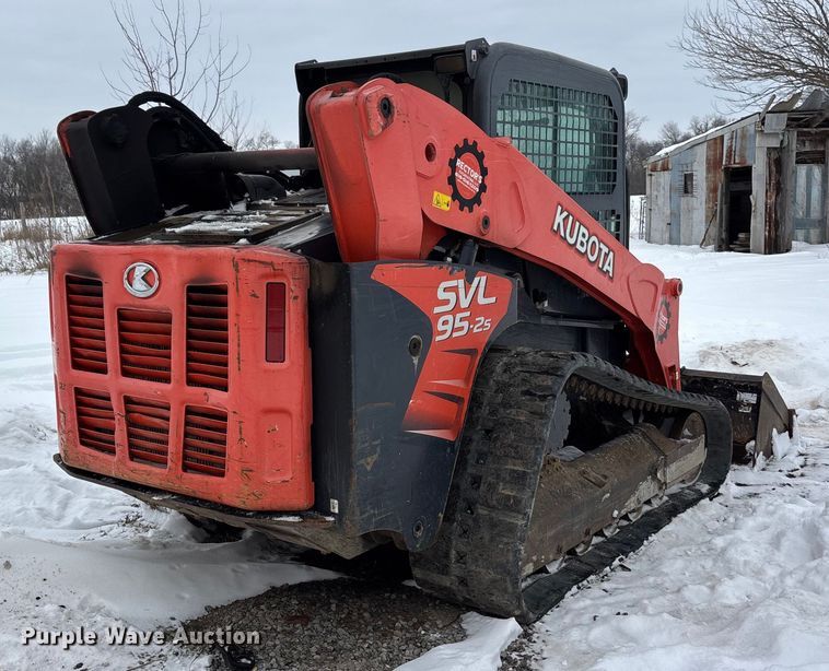 image for item DW7466 2017 Kubota SVL95-2S tracked skid steer loader