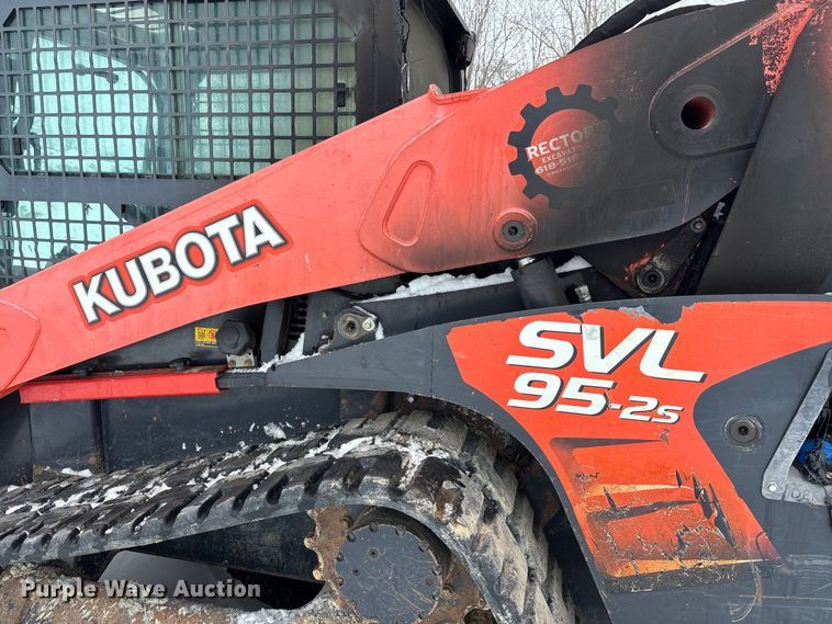 image for item DW7466 2017 Kubota SVL95-2S tracked skid steer loader