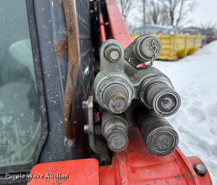 image for item DW7466 2017 Kubota SVL95-2S tracked skid steer loader