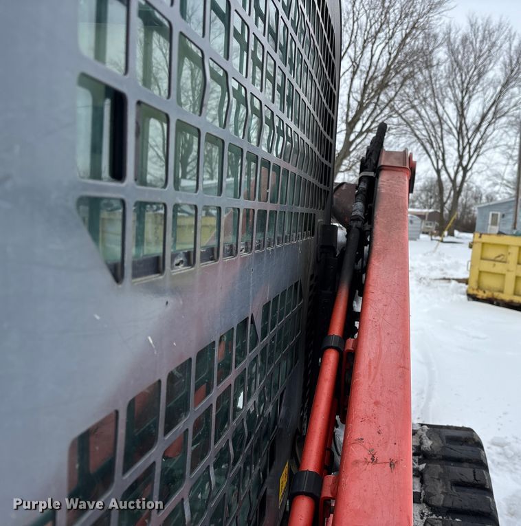 image for item DW7466 2017 Kubota SVL95-2S tracked skid steer loader