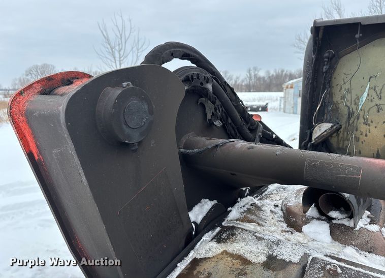 image for item DW7466 2017 Kubota SVL95-2S tracked skid steer loader