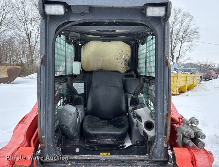 image for item DW7466 2017 Kubota SVL95-2S tracked skid steer loader