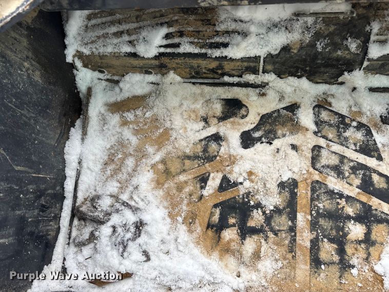 image for item DW7466 2017 Kubota SVL95-2S tracked skid steer loader