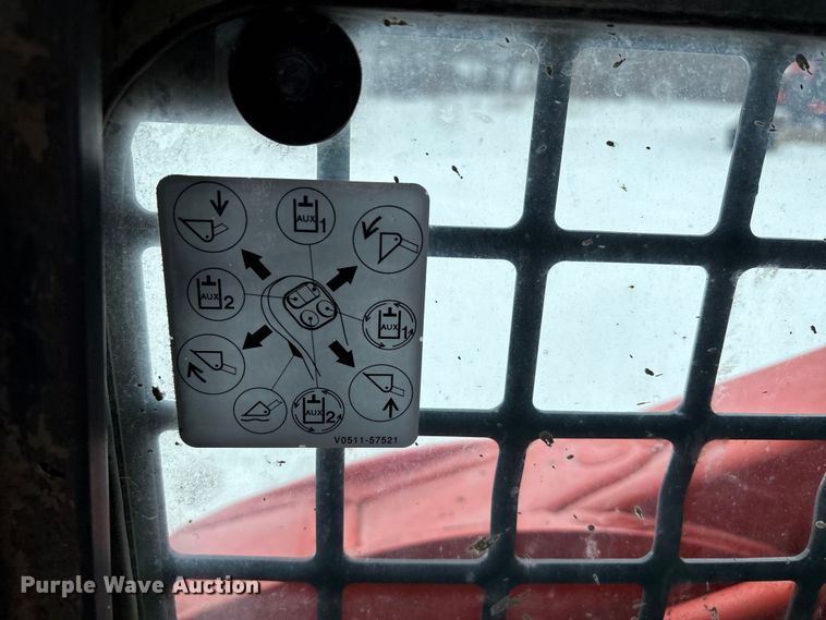 image for item DW7466 2017 Kubota SVL95-2S tracked skid steer loader