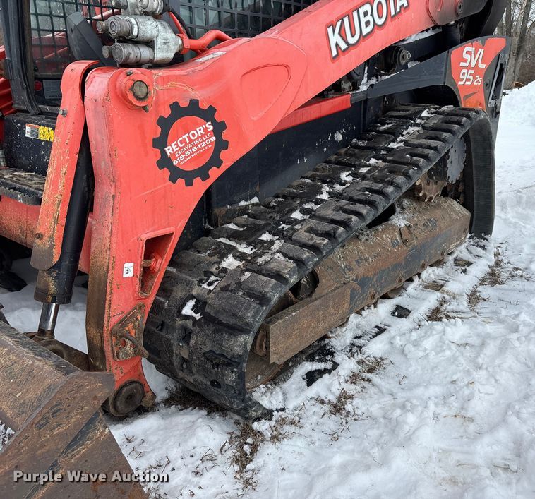 image for item DW7466 2017 Kubota SVL95-2S tracked skid steer loader