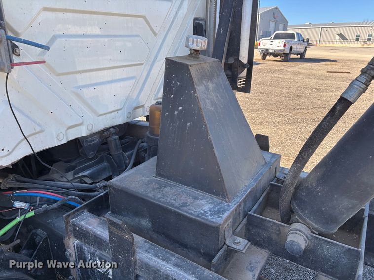 image for item DX5940 2007 International 8600 dump truck