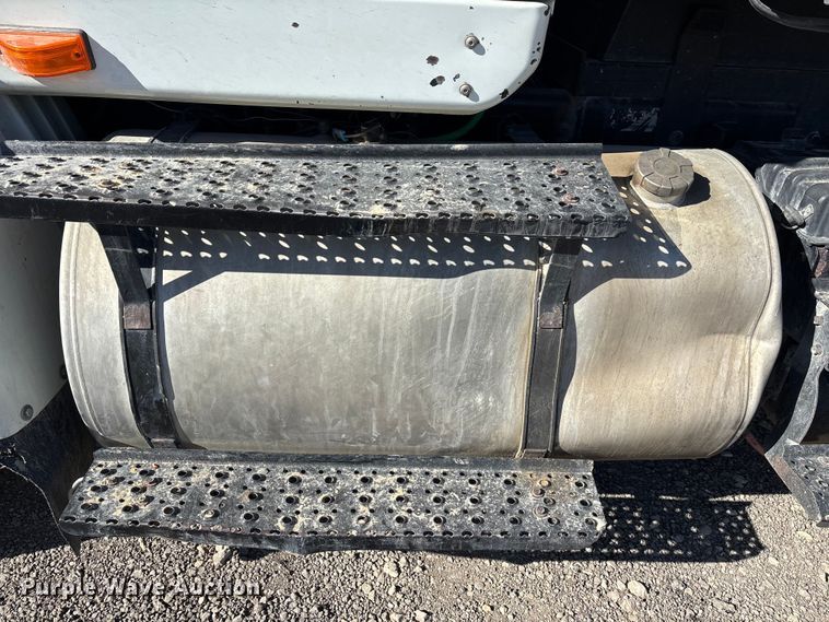 image for item DX5940 2007 International 8600 dump truck