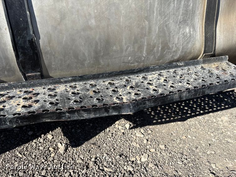 image for item DX5940 2007 International 8600 dump truck