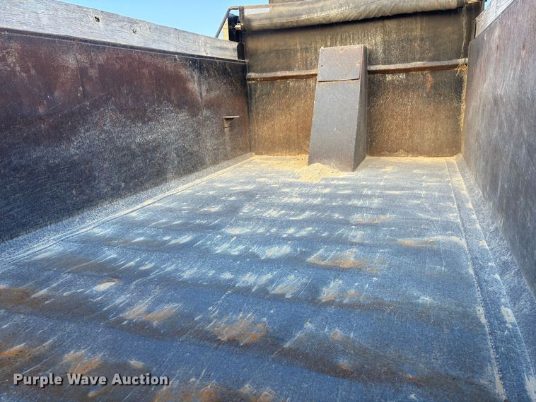 image for item DX5940 2007 International 8600 dump truck