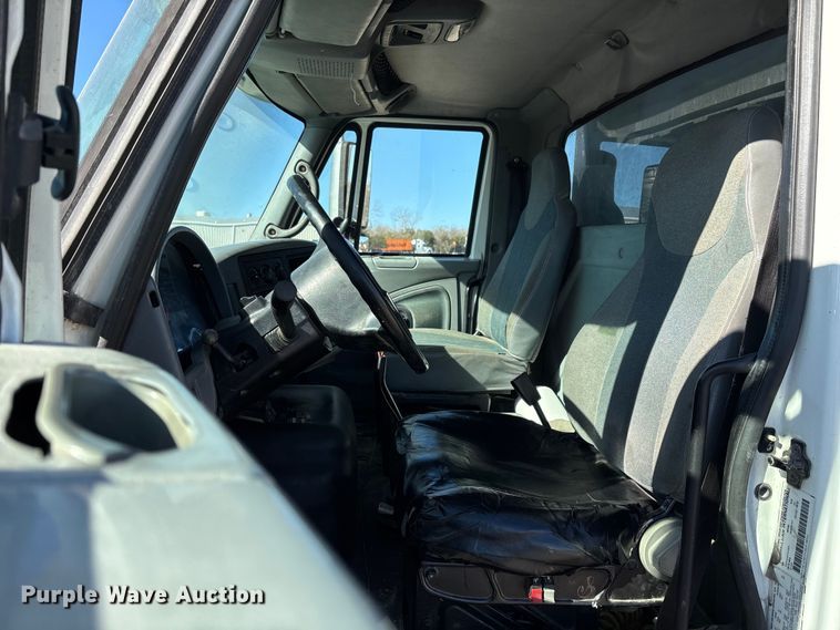 image for item DX5940 2007 International 8600 dump truck