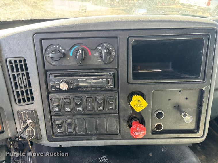 image for item DX5940 2007 International 8600 dump truck