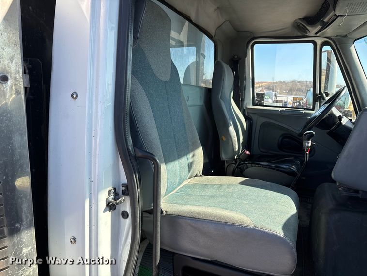 image for item DX5940 2007 International 8600 dump truck