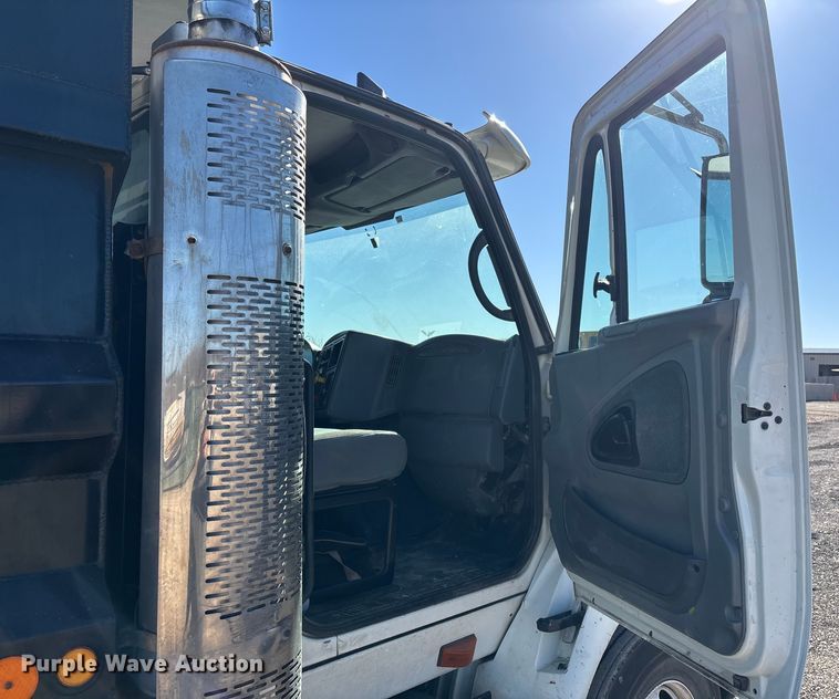 image for item DX5940 2007 International 8600 dump truck