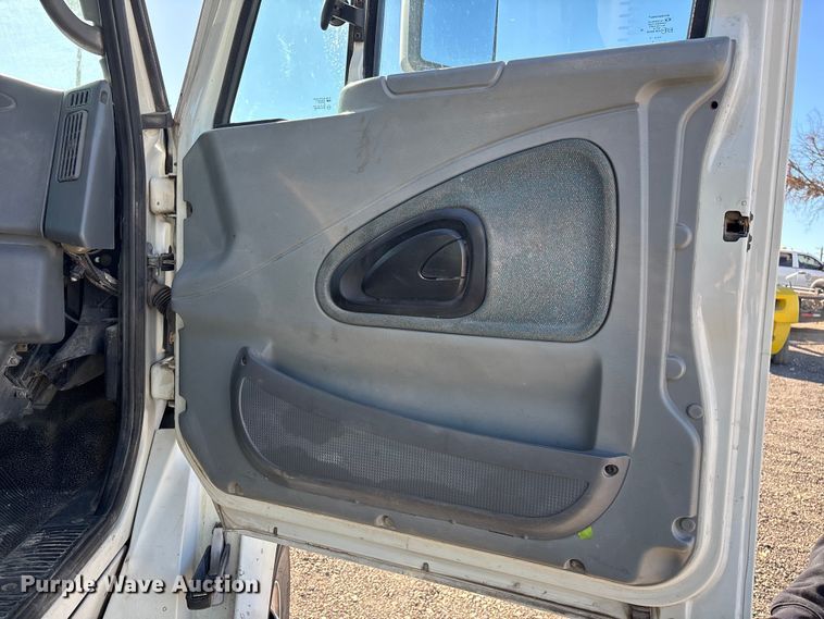 image for item DX5940 2007 International 8600 dump truck