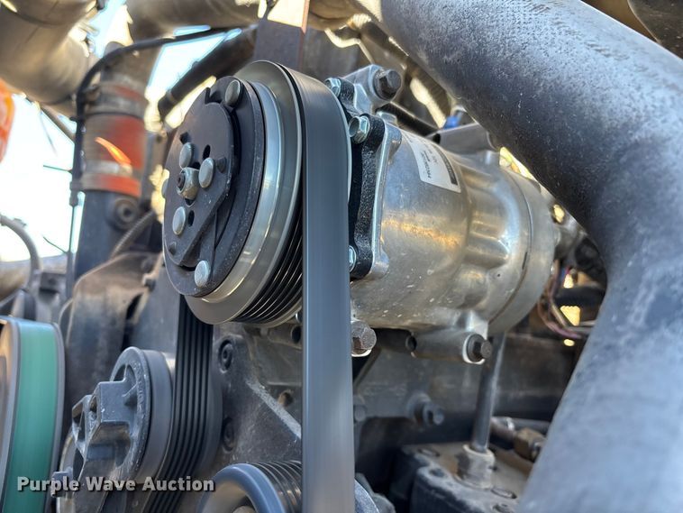 image for item DX5940 2007 International 8600 dump truck