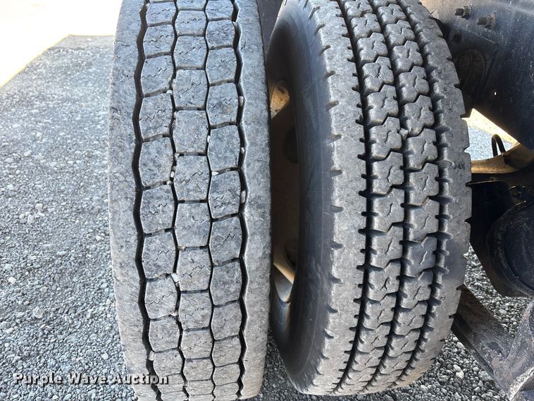 image for item DX5940 2007 International 8600 dump truck