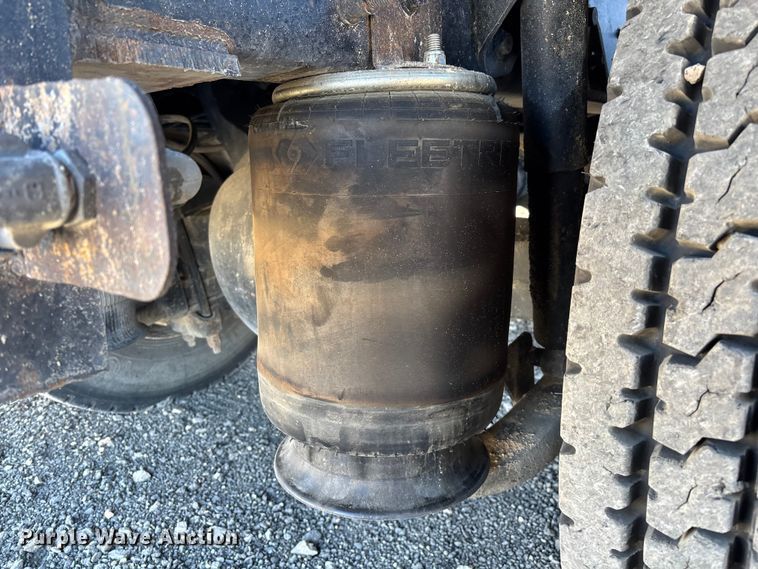 image for item DX5940 2007 International 8600 dump truck