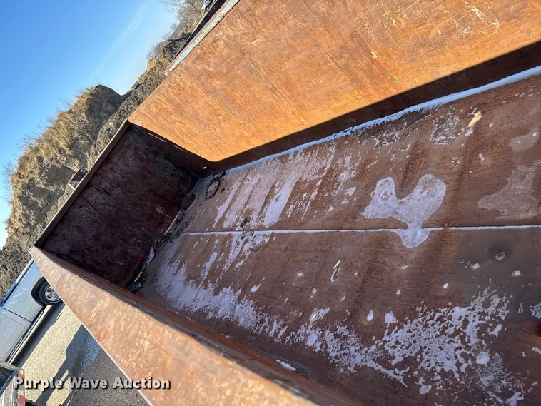 image for item EA2285 Roll-off container