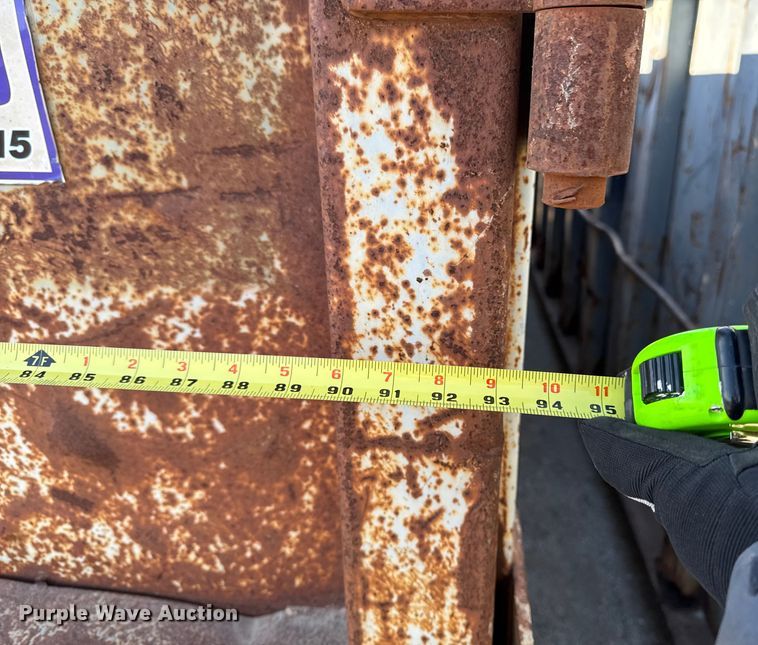 image for item EA2285 Roll-off container